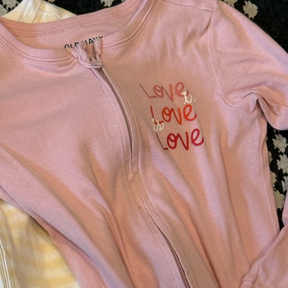 Girl or Boy Toddler Footed Onesies Toddler Pj's Lot OldNavy - Picture 7 of 8